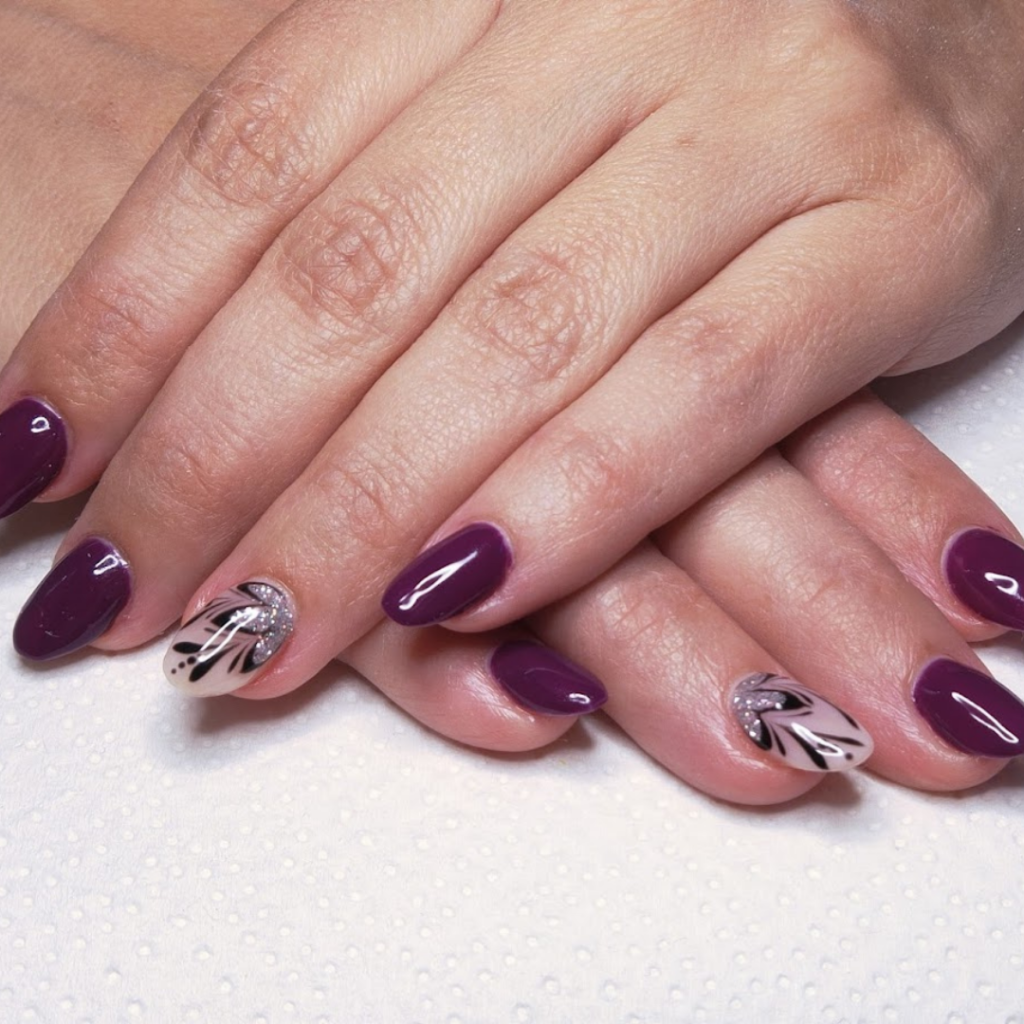 Trattamento manicure estetico per mani eleganti